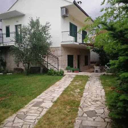 Vacation House Dunja Nyaraló Runović